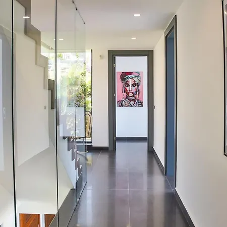 4 Bedroom - 4780 *