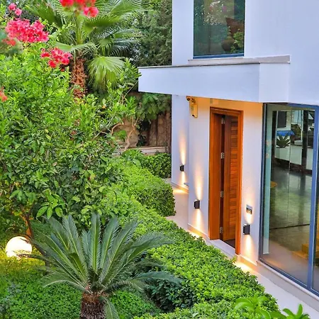 4 Bedroom - 4780 Villa *