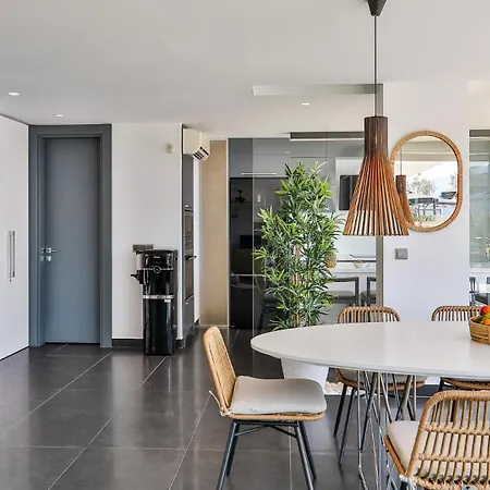 4 Bedroom - 4780 Villa