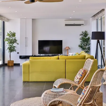 Villa 4 Bedroom - 4780 *