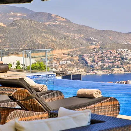 4 Bedroom - 4780 Villa
