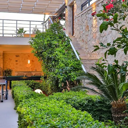 4 Bedroom - 4780 Villa