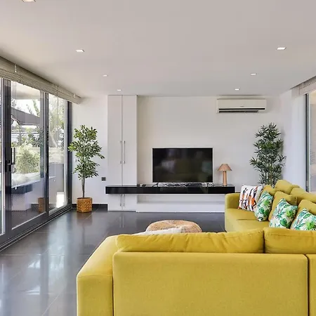4 Bedroom - 4780 Villa