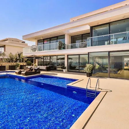 Villa 4 Bedroom - 4780 *