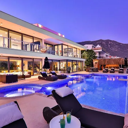 4 Bedroom - 4780 *