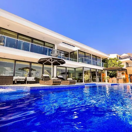 4 Bedroom - 4780 Villa *