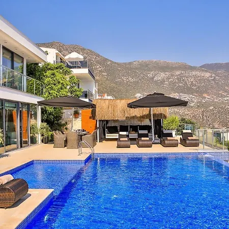4 Bedroom - 4780 *
